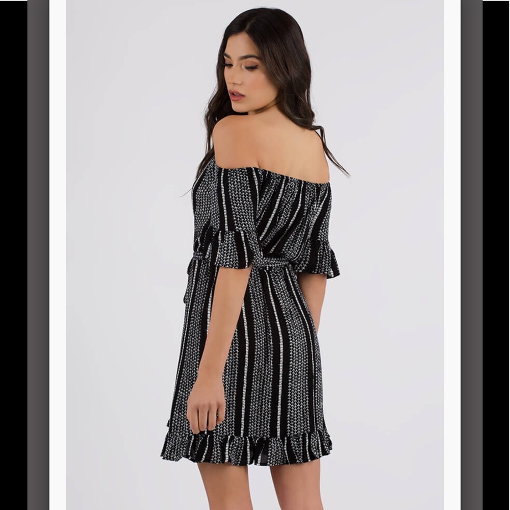 Ruffled Off-Shoulder Dress 💕 - Picture 6 of 8